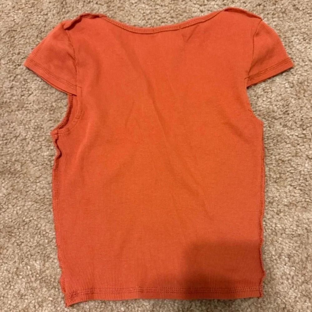 Tilly’s Red-Orange Top – Size Small - Picture 3 of 3